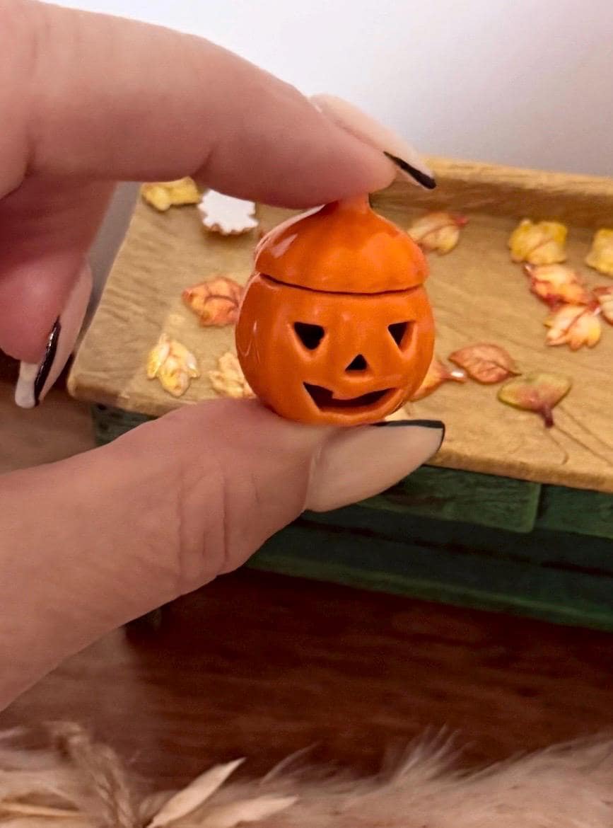 Miniature Ceramic Jack O Lantern Jar with Lid, Filled with Bats (1:12 Scale)