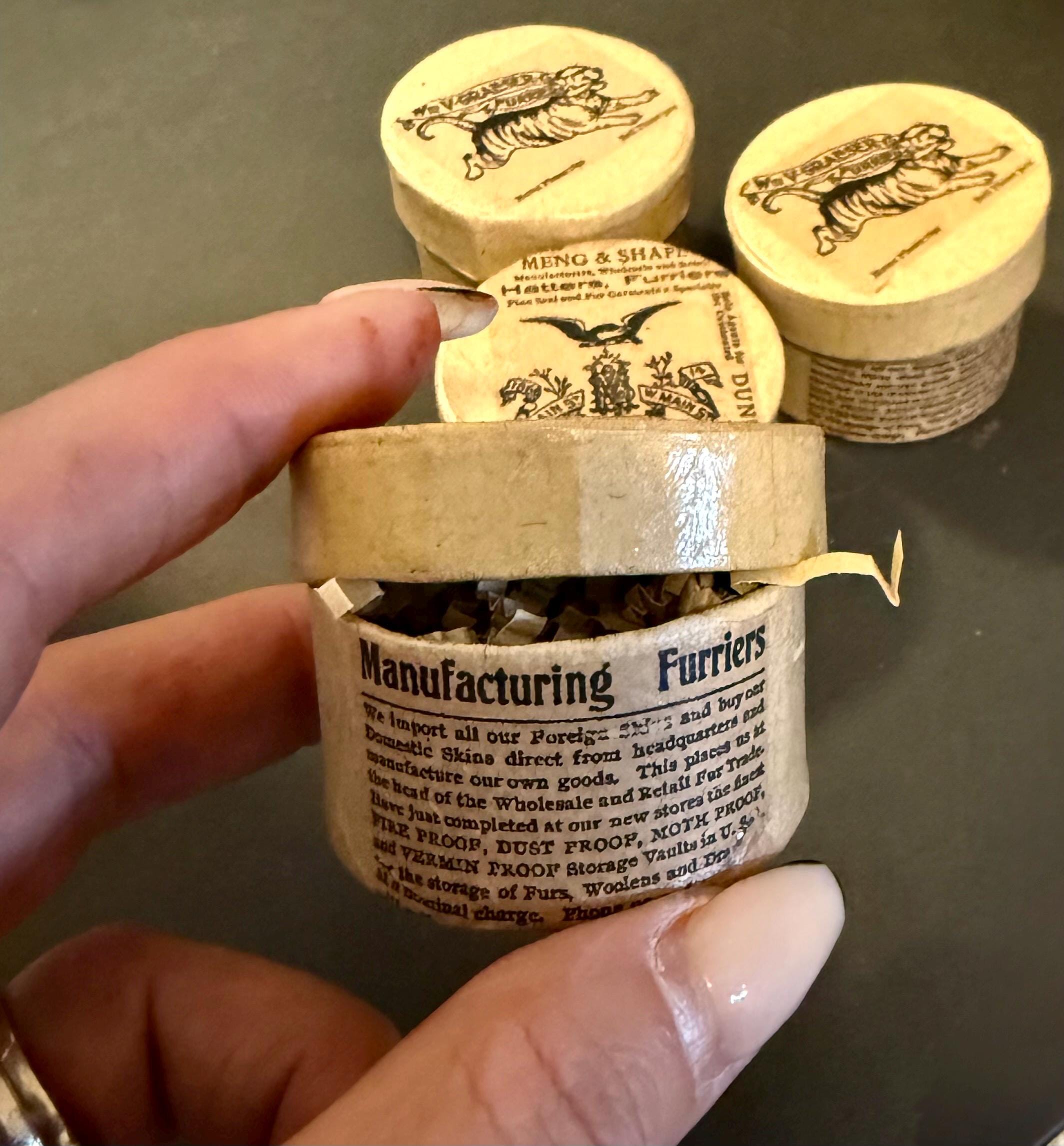 miniature vintage gift boxes- Hat Furrier theme