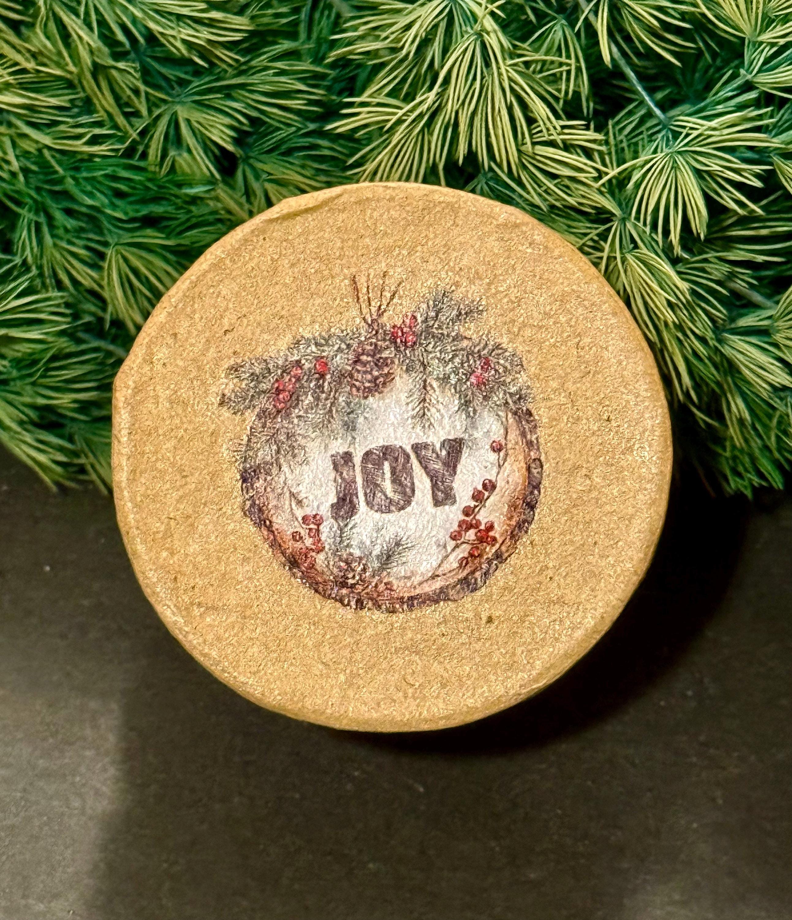 Miniature Christmas theme Gift Box with miniature(s) inside