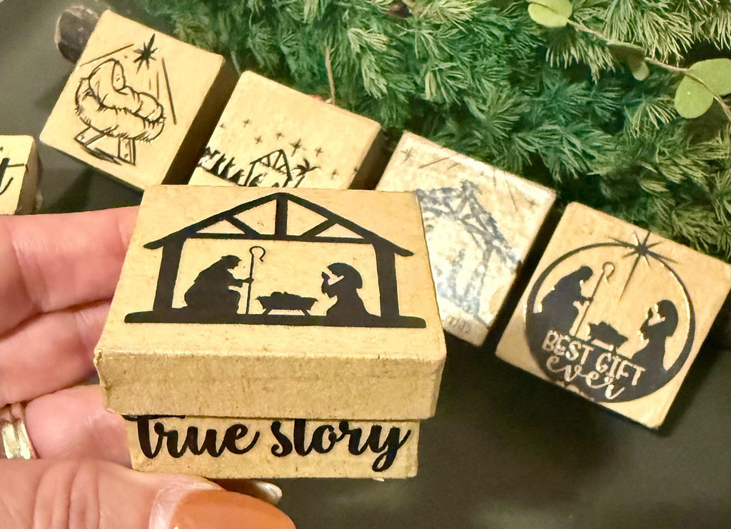 Miniature Paper Mache Nativity Christmas Gift Box with miniature(s) inside
