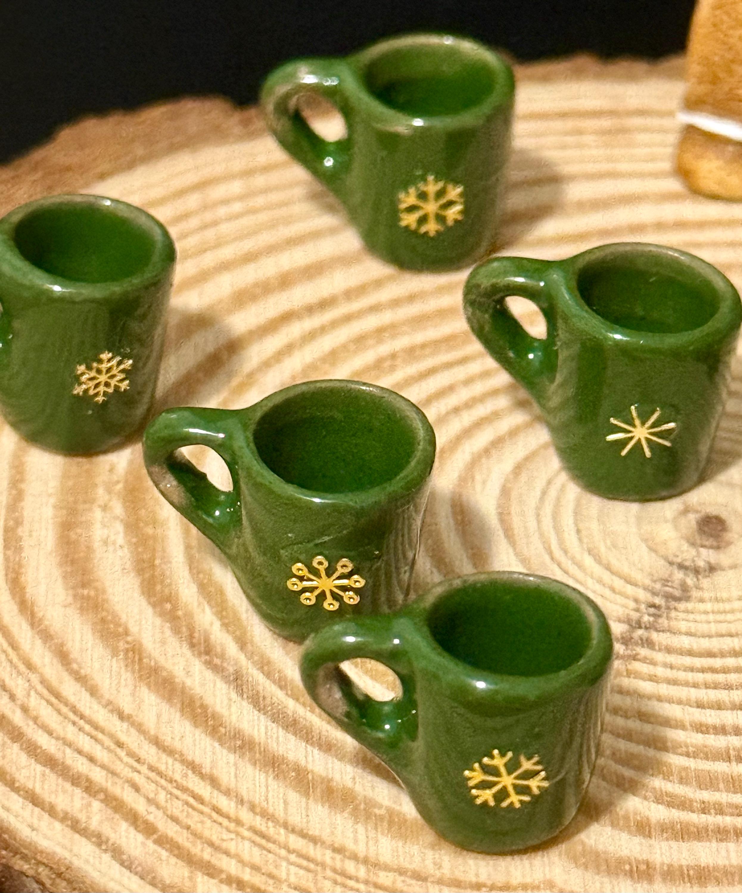 Miniature Christmas coffee mugs with snowflakes-1:12 dollhouse scale