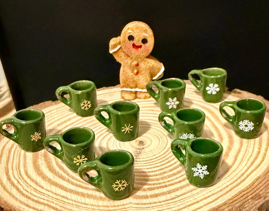 Miniature Christmas coffee mugs with snowflakes-1:12 dollhouse scale