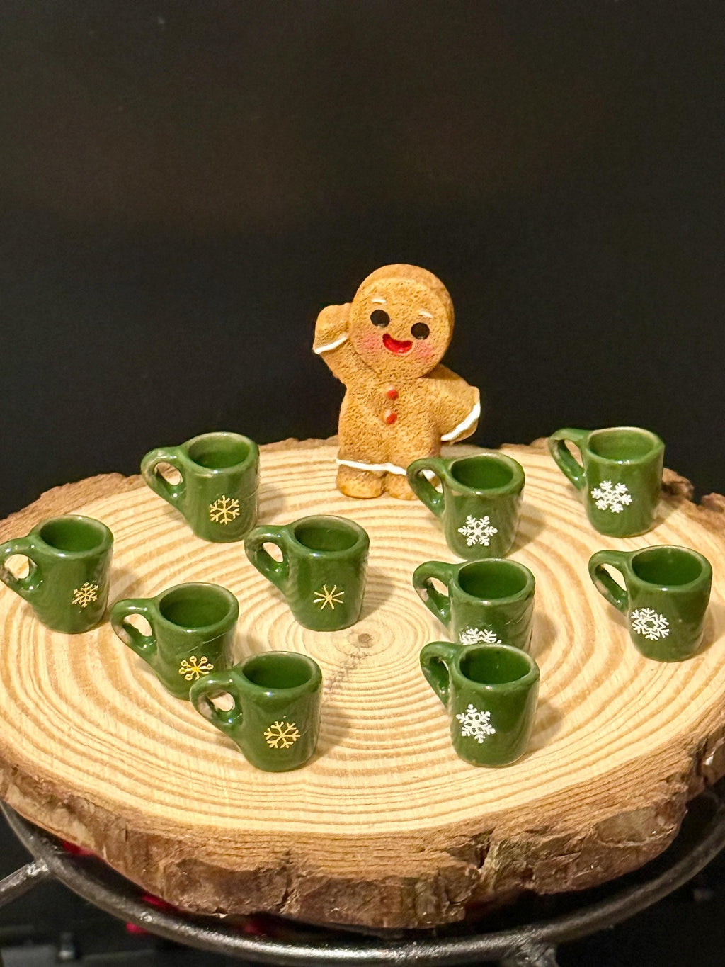 Miniature Christmas coffee mugs with snowflakes-1:12 dollhouse scale