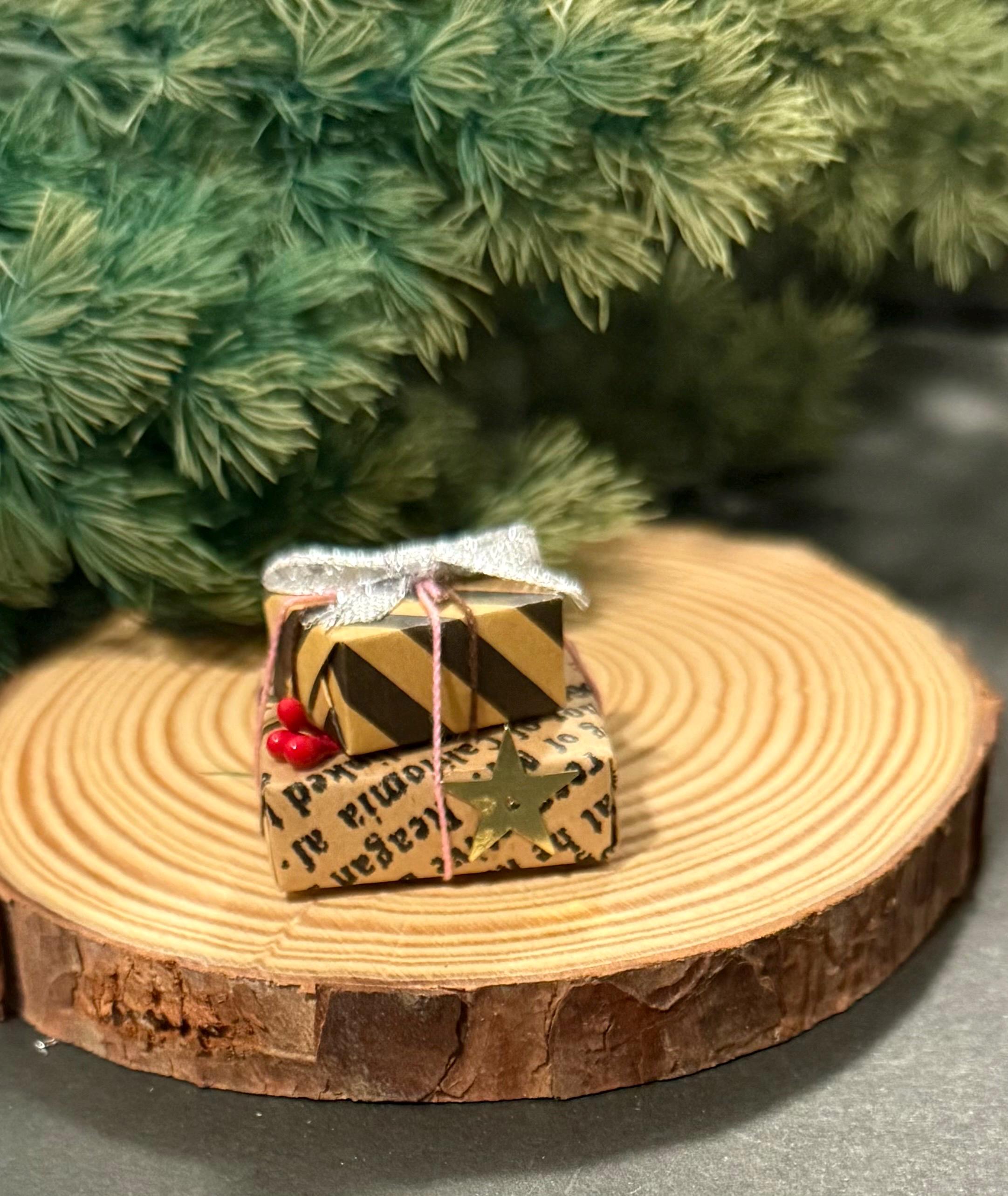 Miniature gift packages-1:12 scale