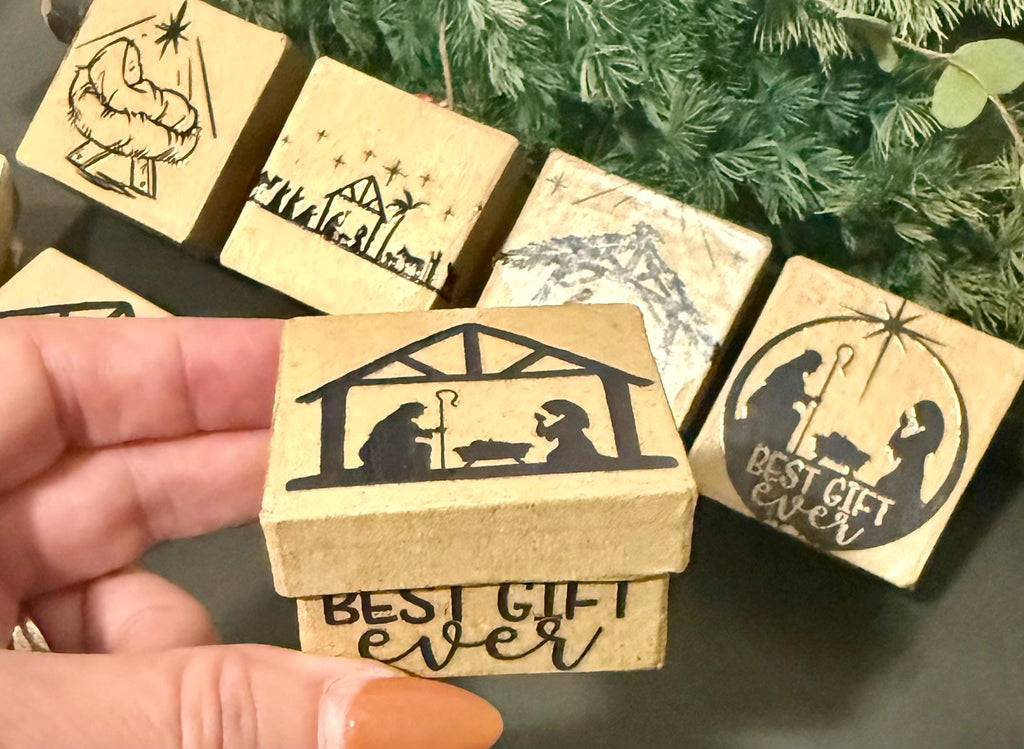 Miniature Paper Mache Nativity Christmas Gift Box with miniature(s) inside