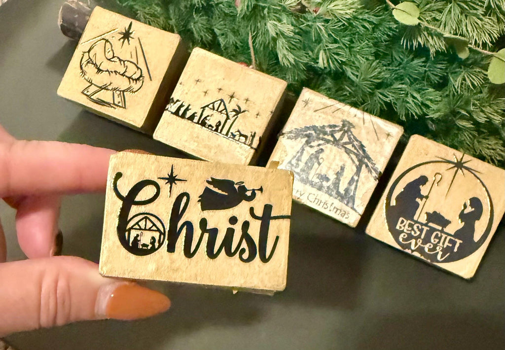Miniature Paper Mache Nativity Christmas Gift Box with miniature(s) inside