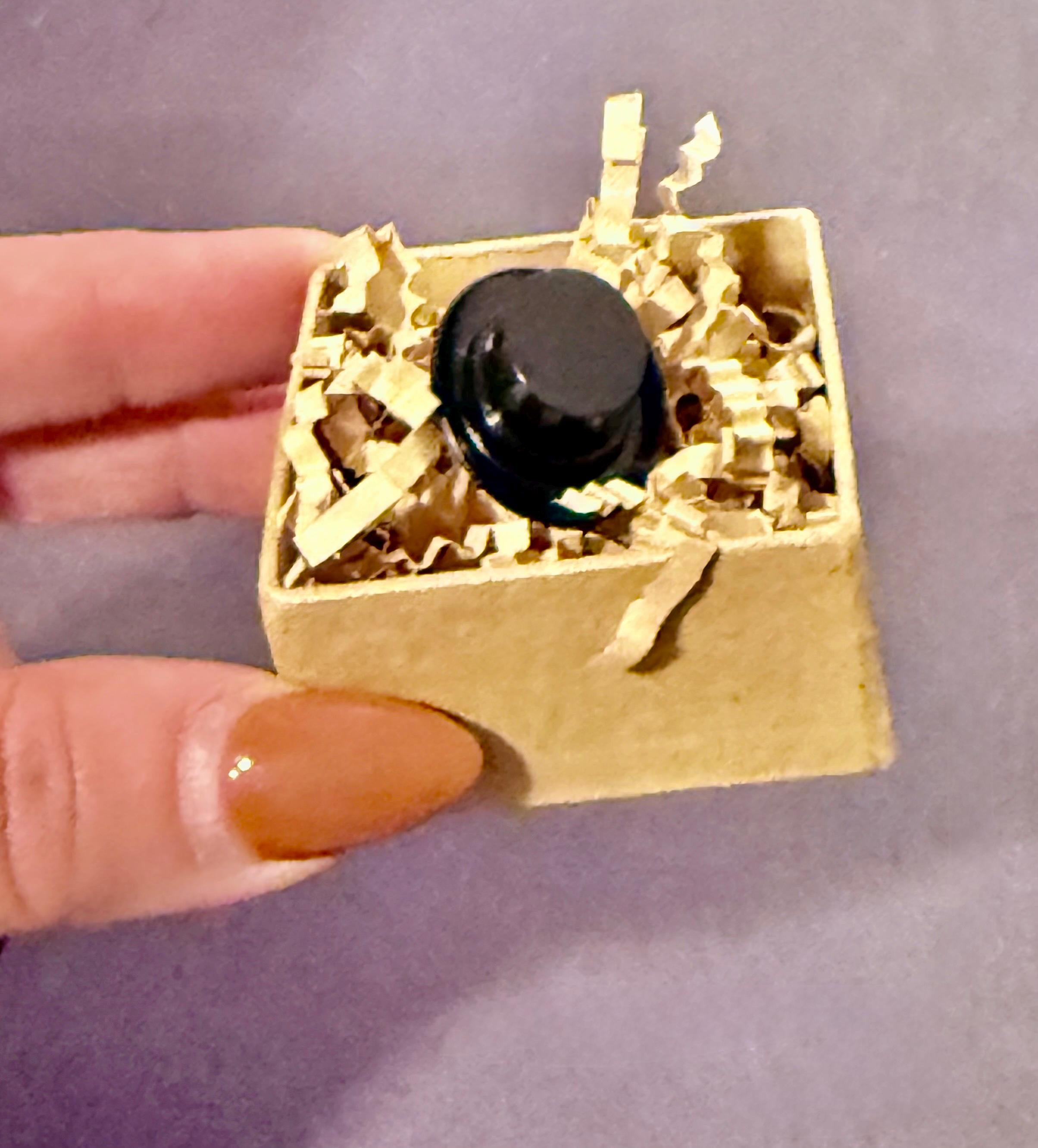 miniature vintage gift boxes- Hat Furrier theme
