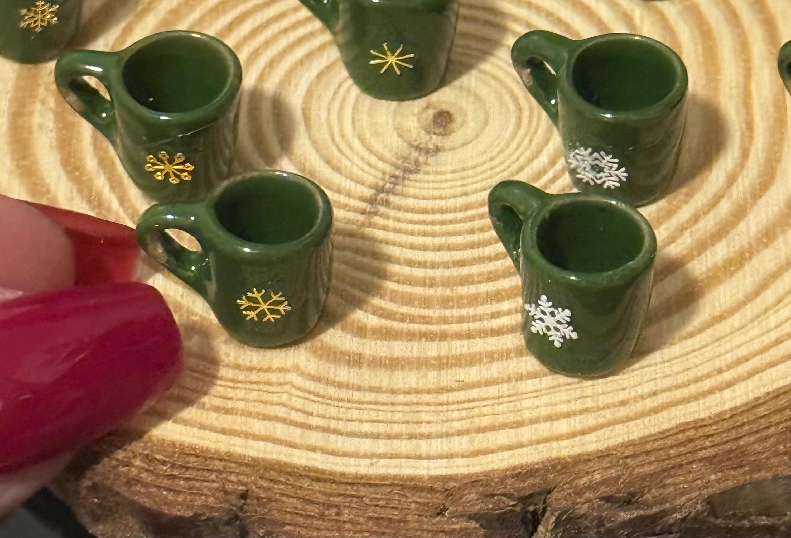 Miniature Christmas coffee mugs with snowflakes-1:12 dollhouse scale