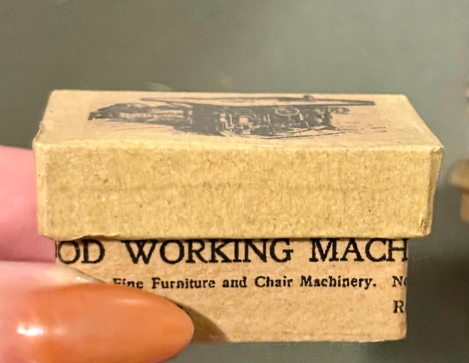 miniature vintage gift box-woodworking design