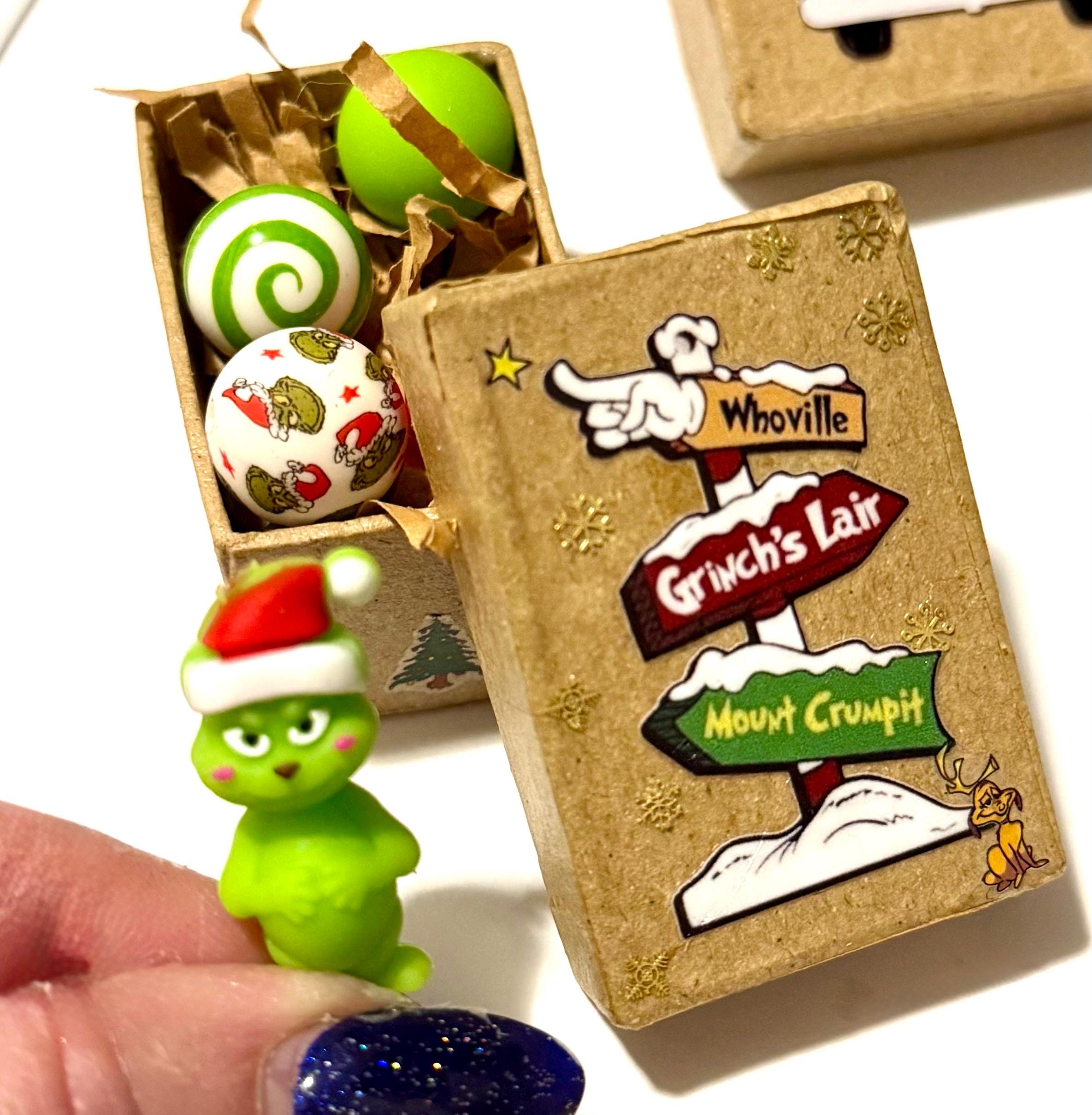 Miniature Christmas The Grinch theme Gift Box with miniature(s) inside