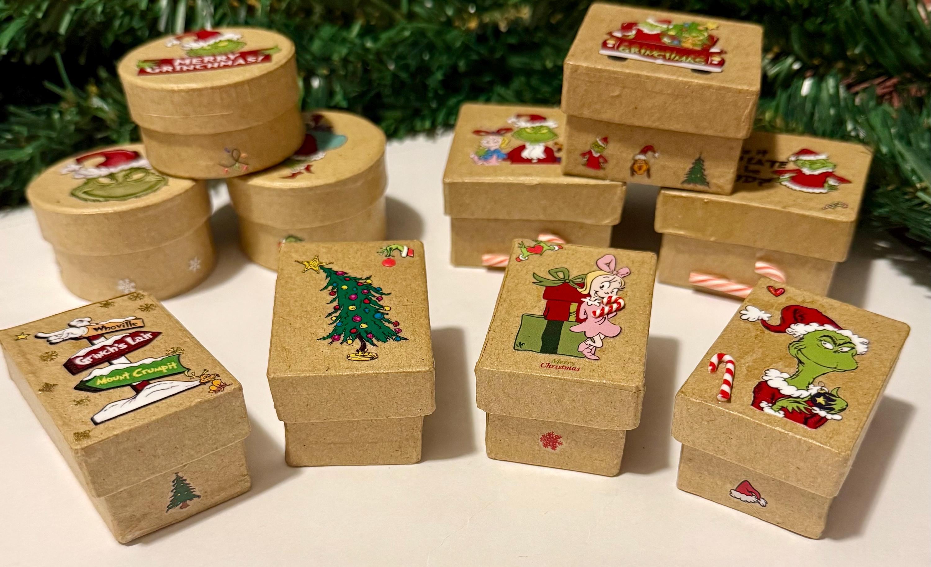 Miniature Christmas The Grinch theme Gift Box with miniature(s) inside