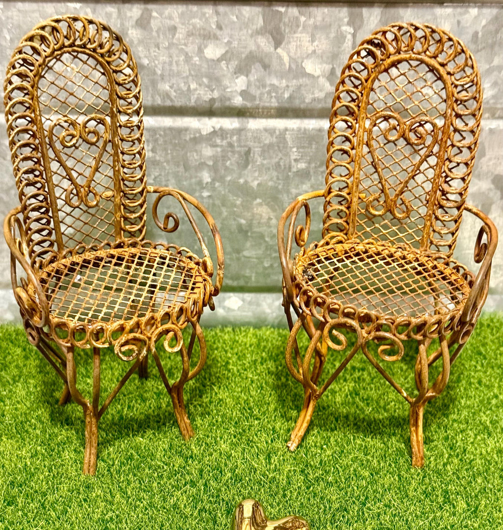 Miniature metal rusted outside chair with heart design-1:12 scale