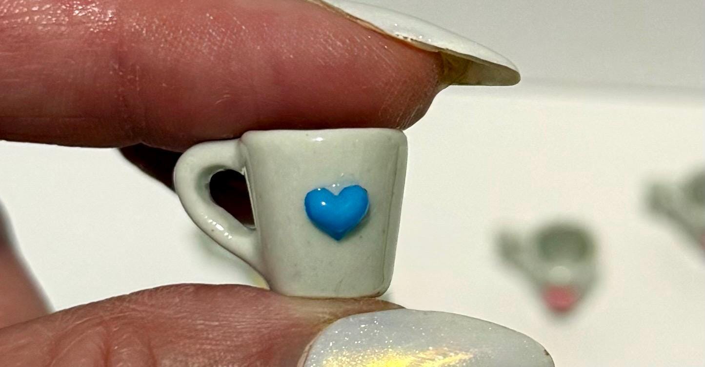 miniature heart coffee mugs: dollhouse scale