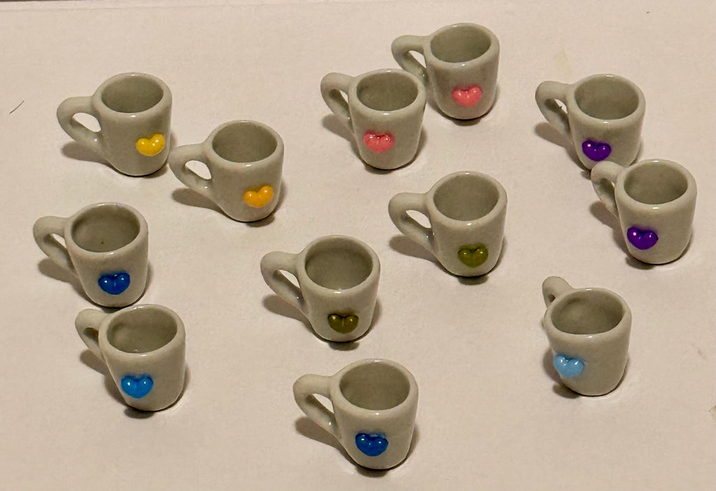 miniature heart coffee mugs: dollhouse scale