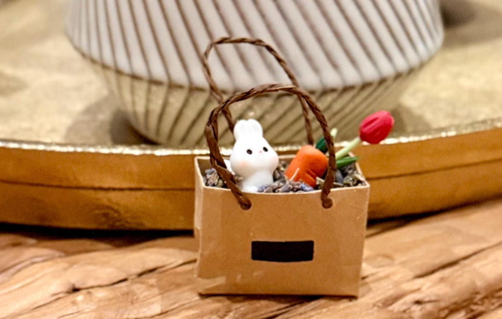 Miniature Easter Shopping Bag with Bunny, Carrot, Tulip (1:12 Scale)