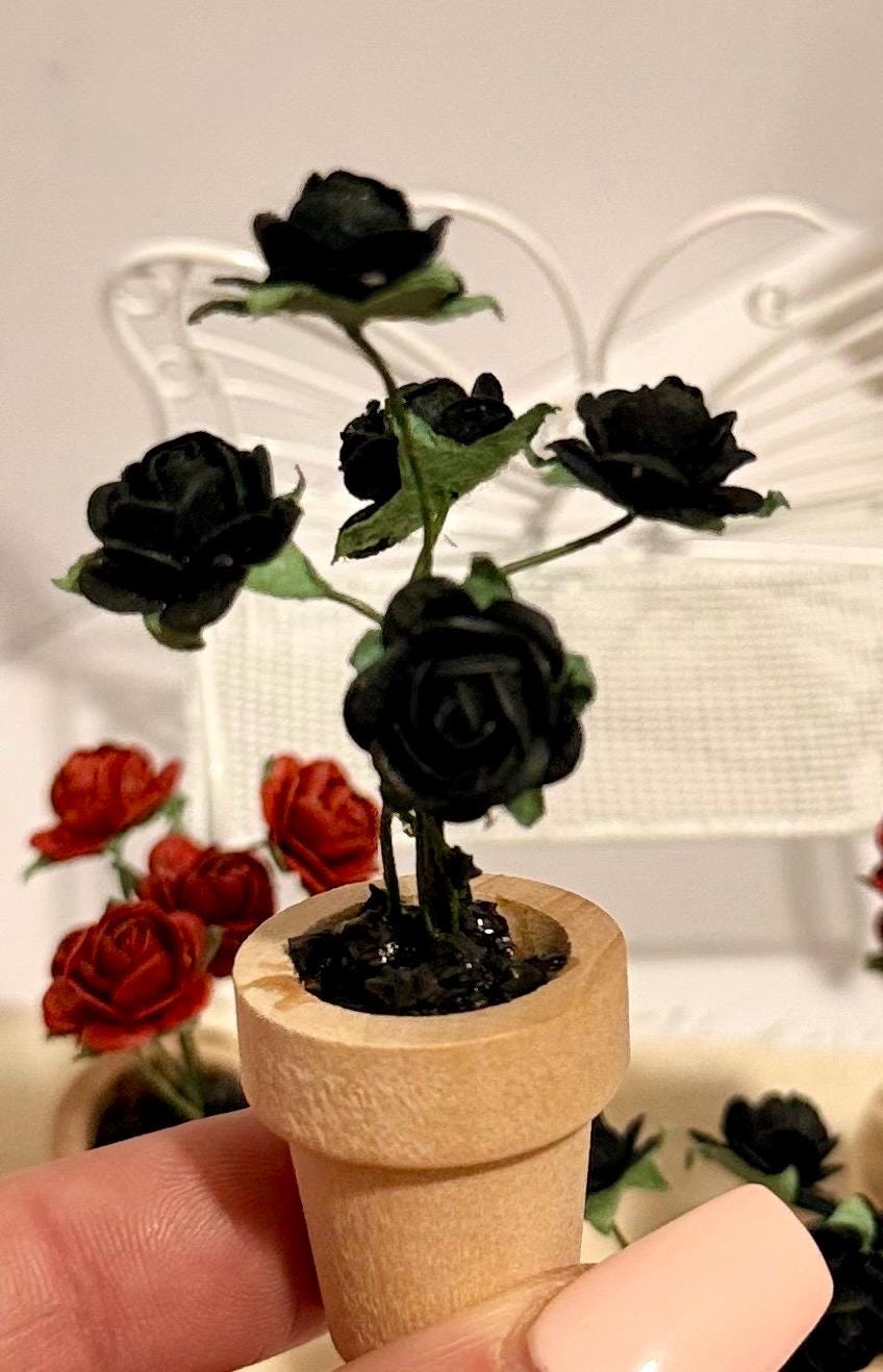 Miniature flower pot with roses:dollhouse scale