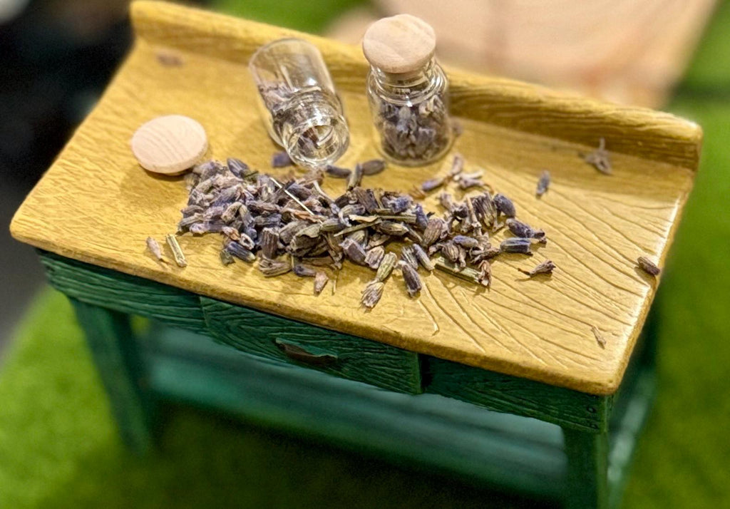 Miniature jars with button lid filled with lavender