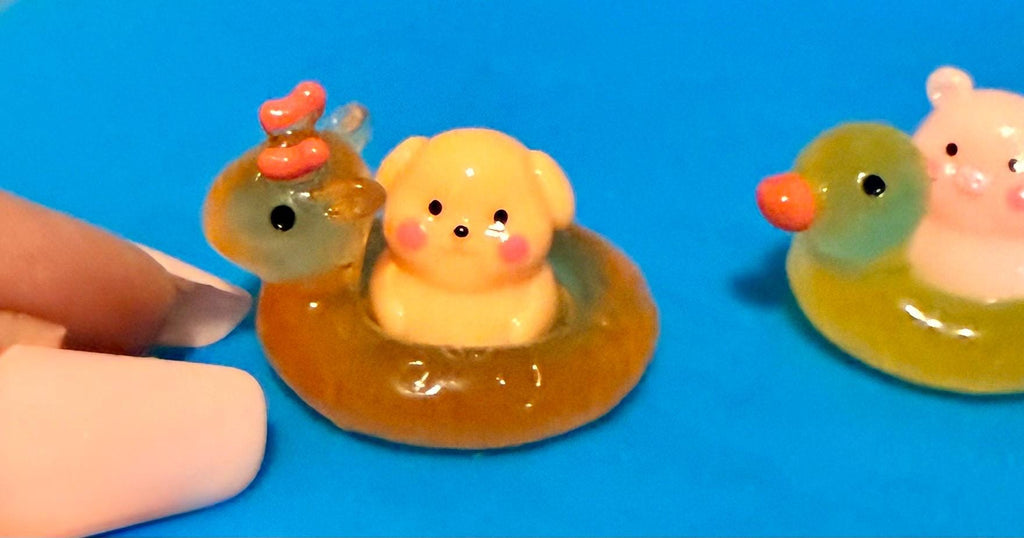 Miniature animals with illuminating duck/animal pool Floaties- figurines