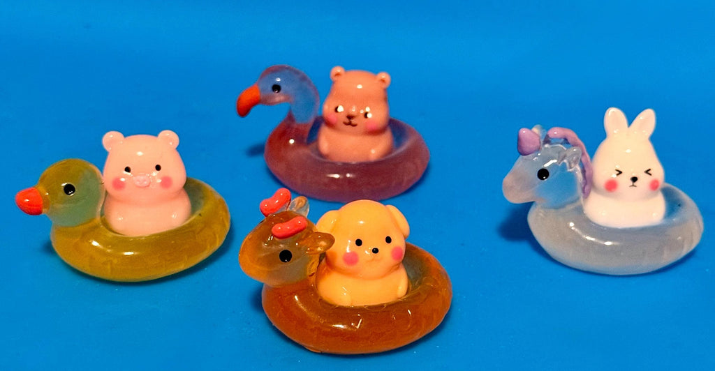 Miniature animals with illuminating duck/animal pool Floaties- figurines