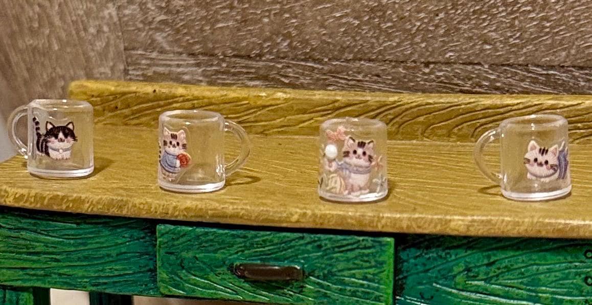 Miniature Cat Beverage Cups Set: Dollhouse Scale Drinkware for Decor