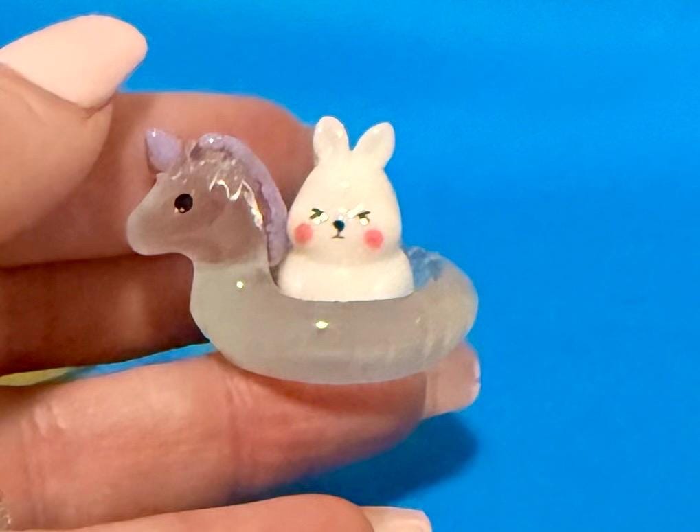 Miniature animals with illuminating duck/animal pool Floaties- figurines