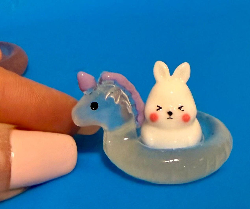Miniature animals with illuminating duck/animal pool Floaties- figurines