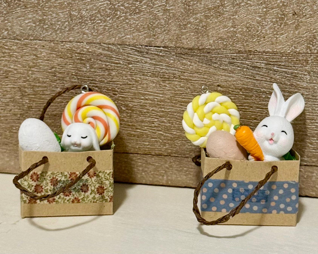 Miniature Easter shopping bag with bunny and candy