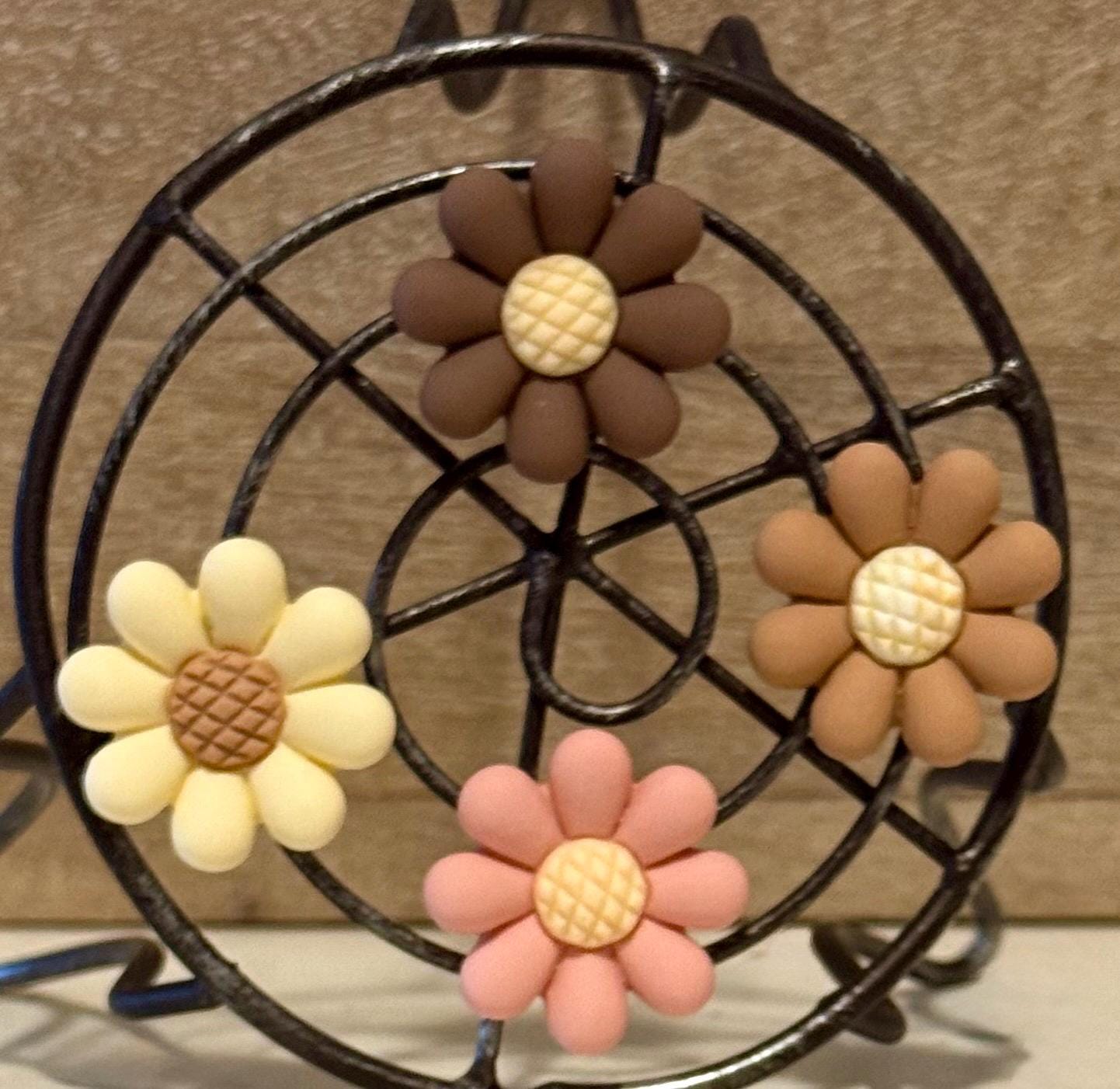 Daisy Boho flower magnets : set of 4