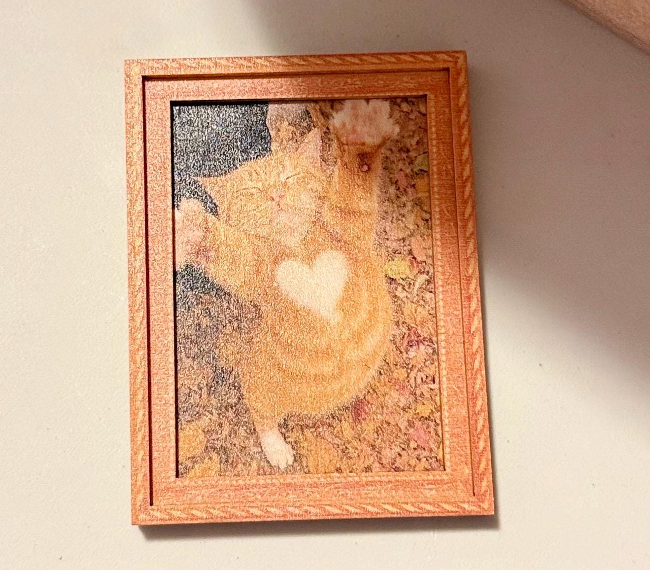Decorative cat art- lovable kitty with heart shape in fur magnet