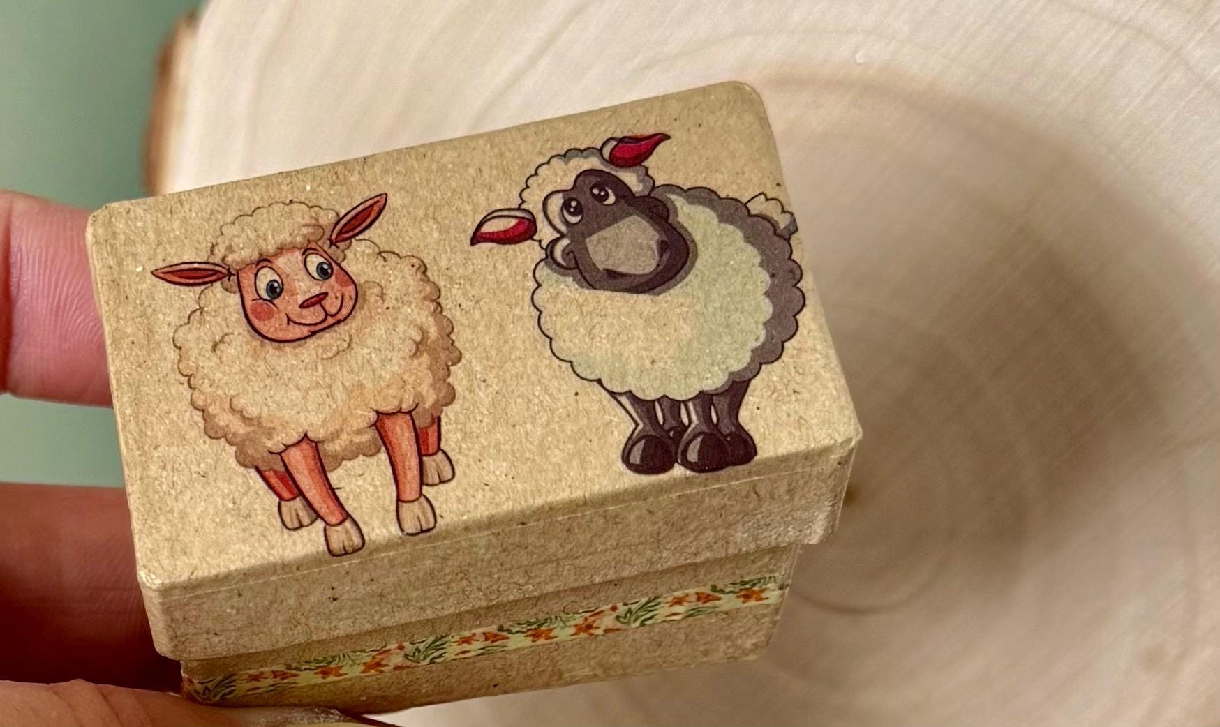 Glass Black Sheep Miniature Gift Box: Animated Character Decor