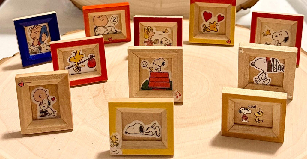 Miniature Picture frames with Snoopy Peanuts design