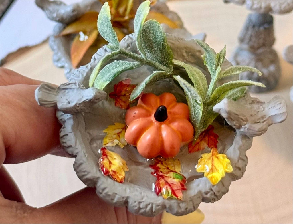 Miniature bird bath designed figurines-Fall Theme