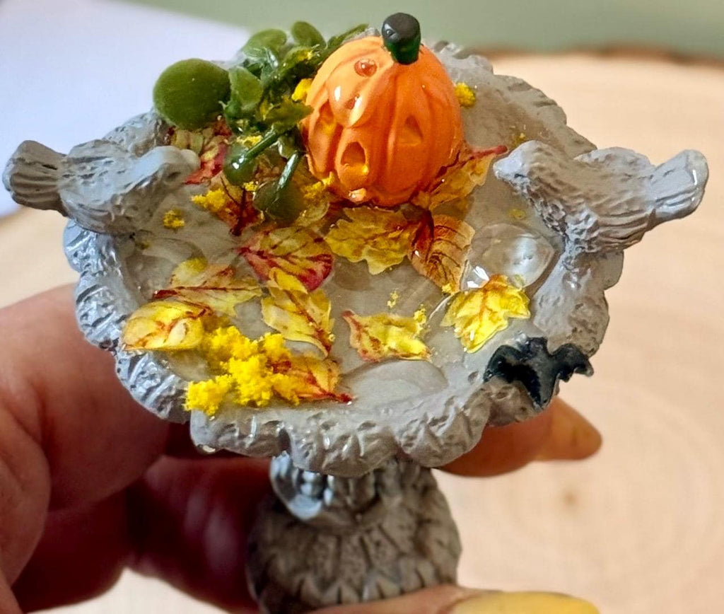 Miniature bird bath designed figurines-Fall Theme