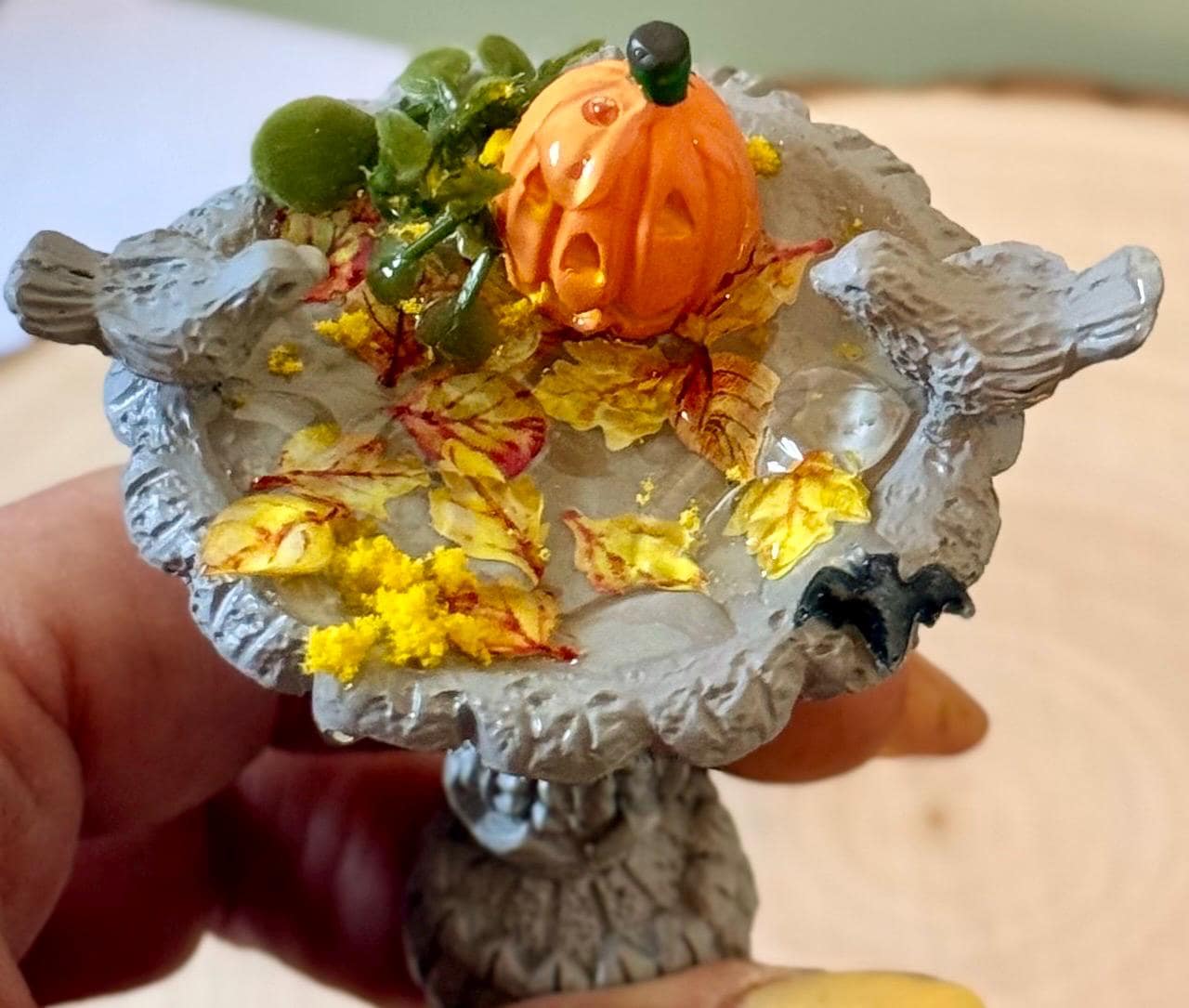 Miniature bird bath designed figurines-Fall Theme