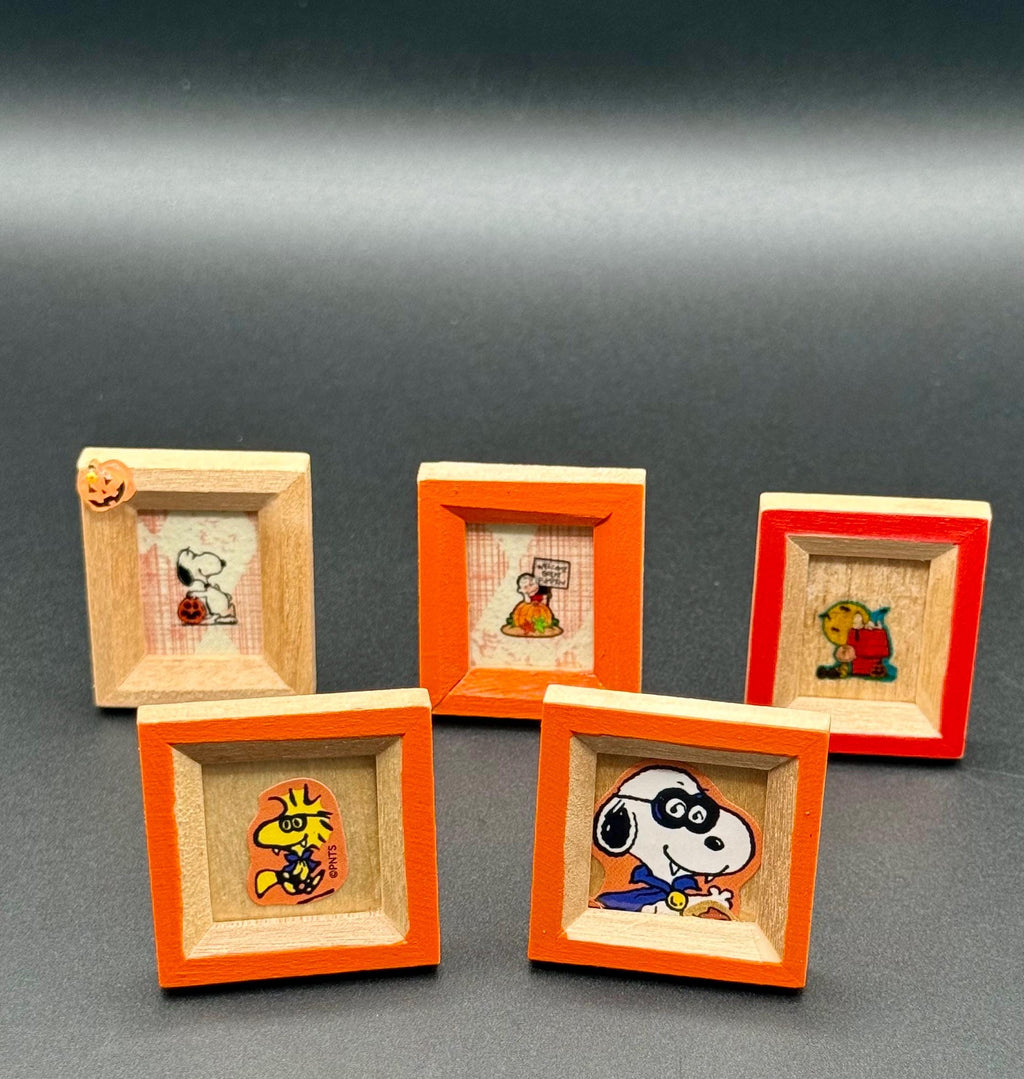 Miniature Picture frames with Halloween  Snoopy Peanuts design