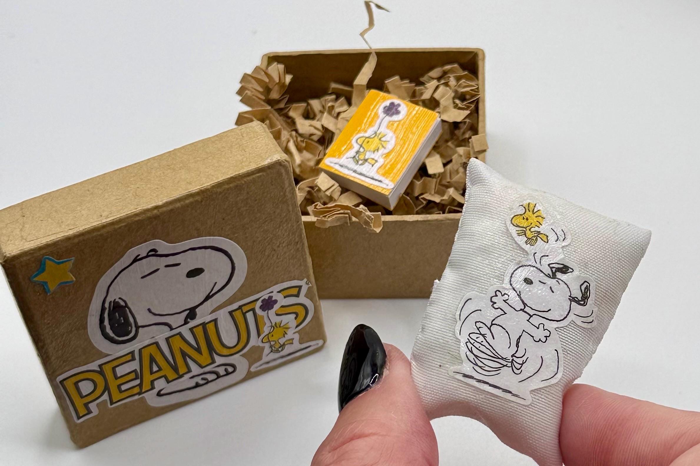 Miniature Snoopy keepsake gift box