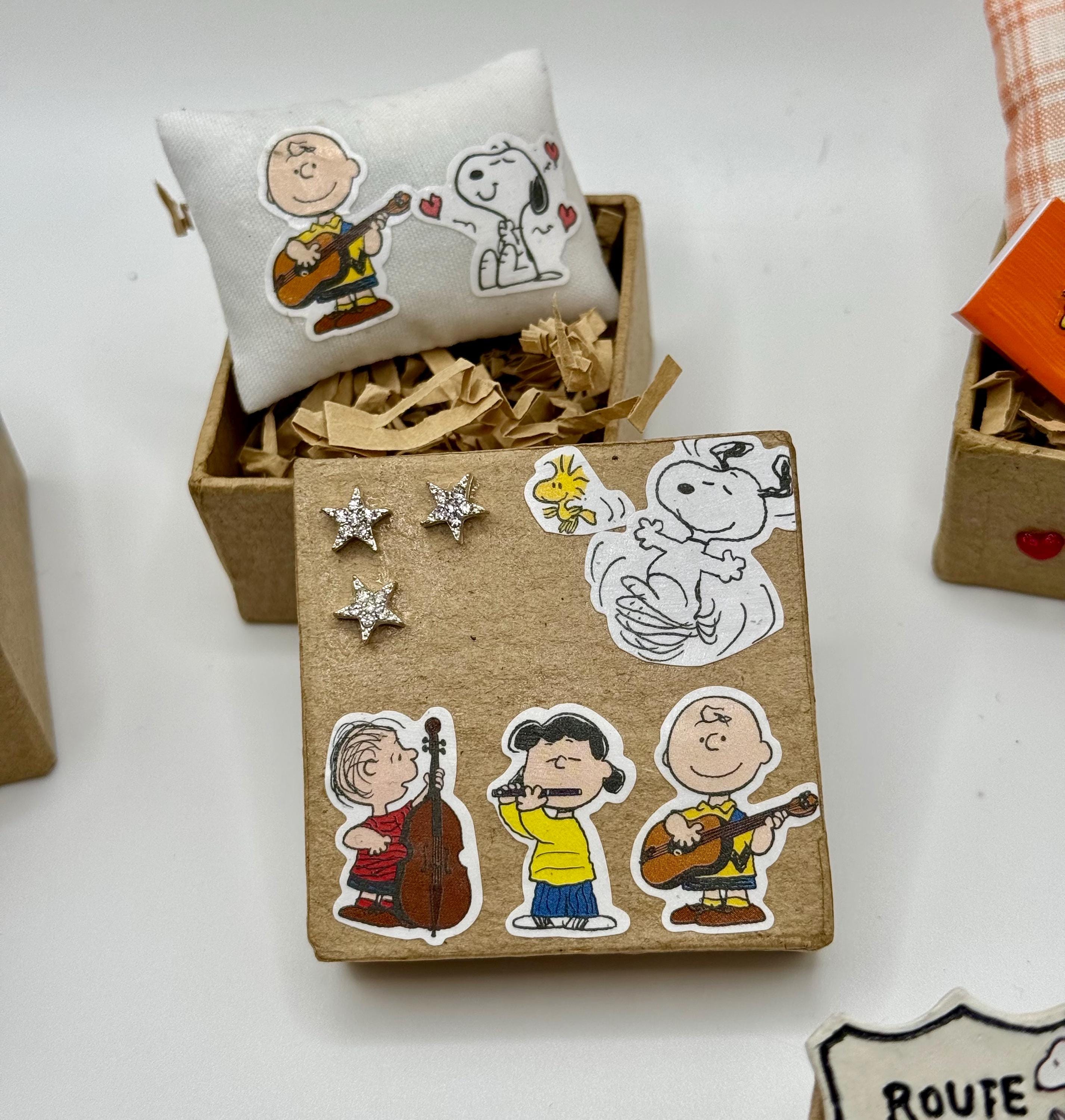 Miniature Snoopy keepsake gift box