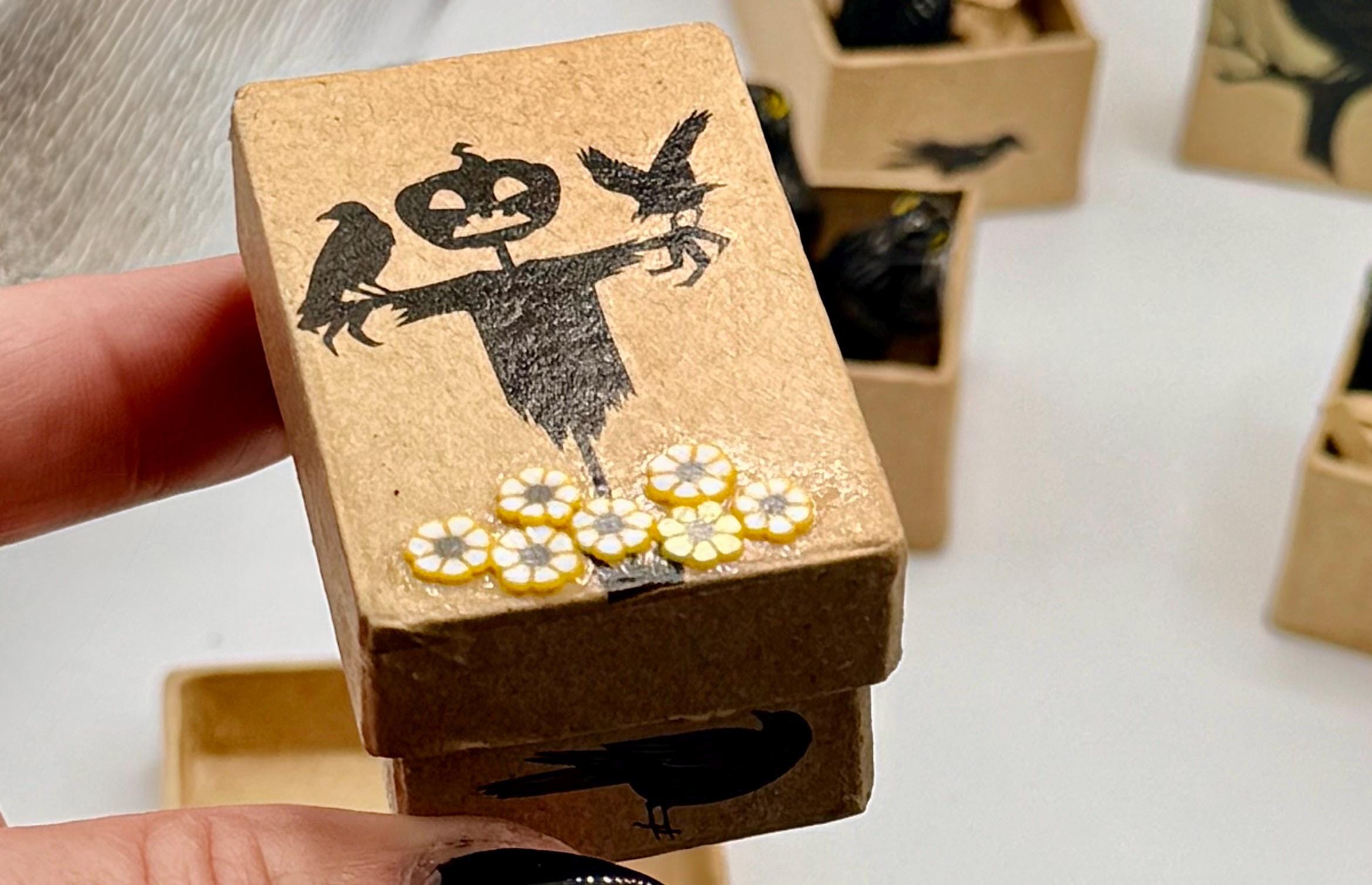 Miniature keepsake gift box-Black crows theme