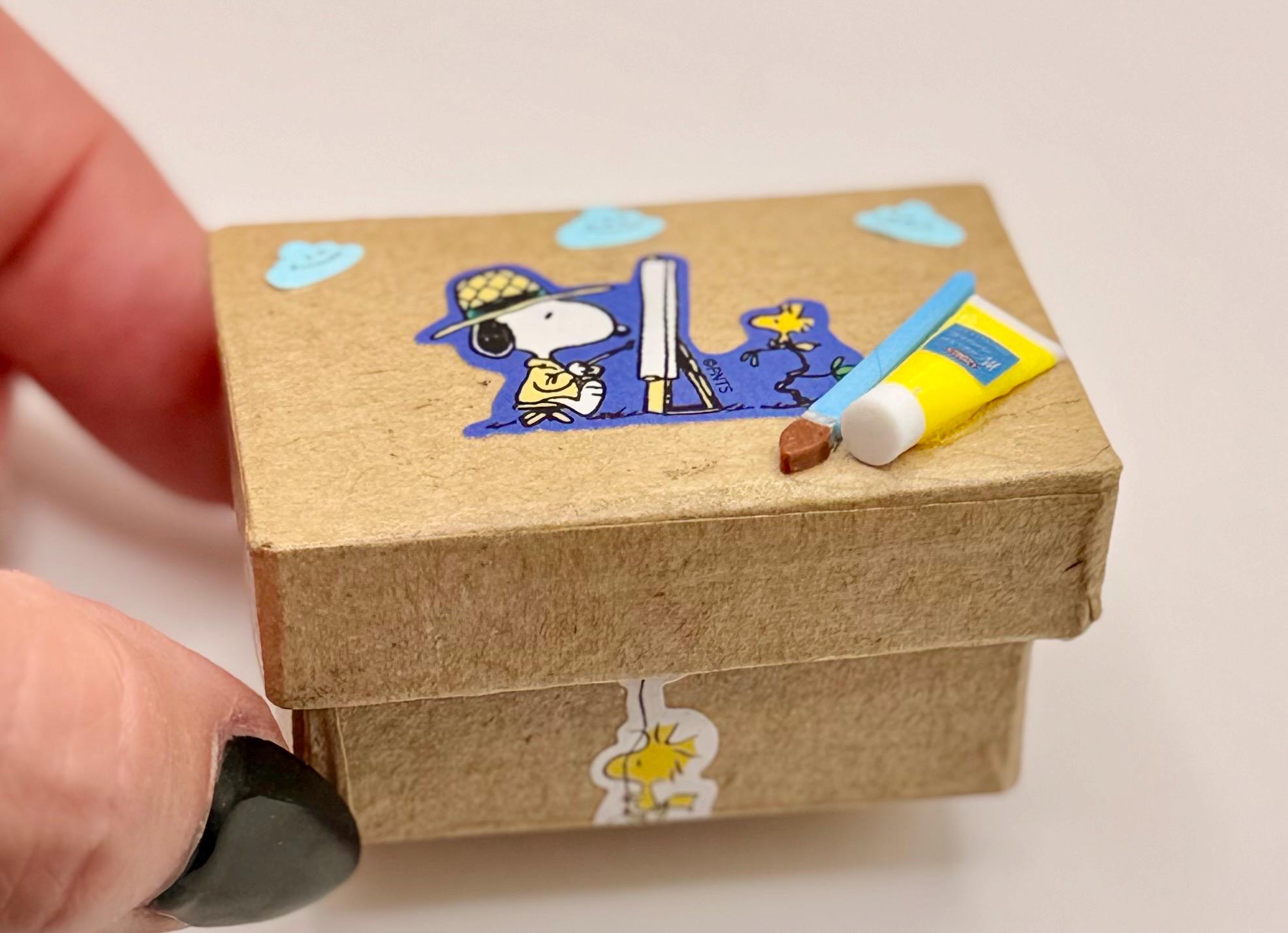 Miniature Snoopy keepsake gift box