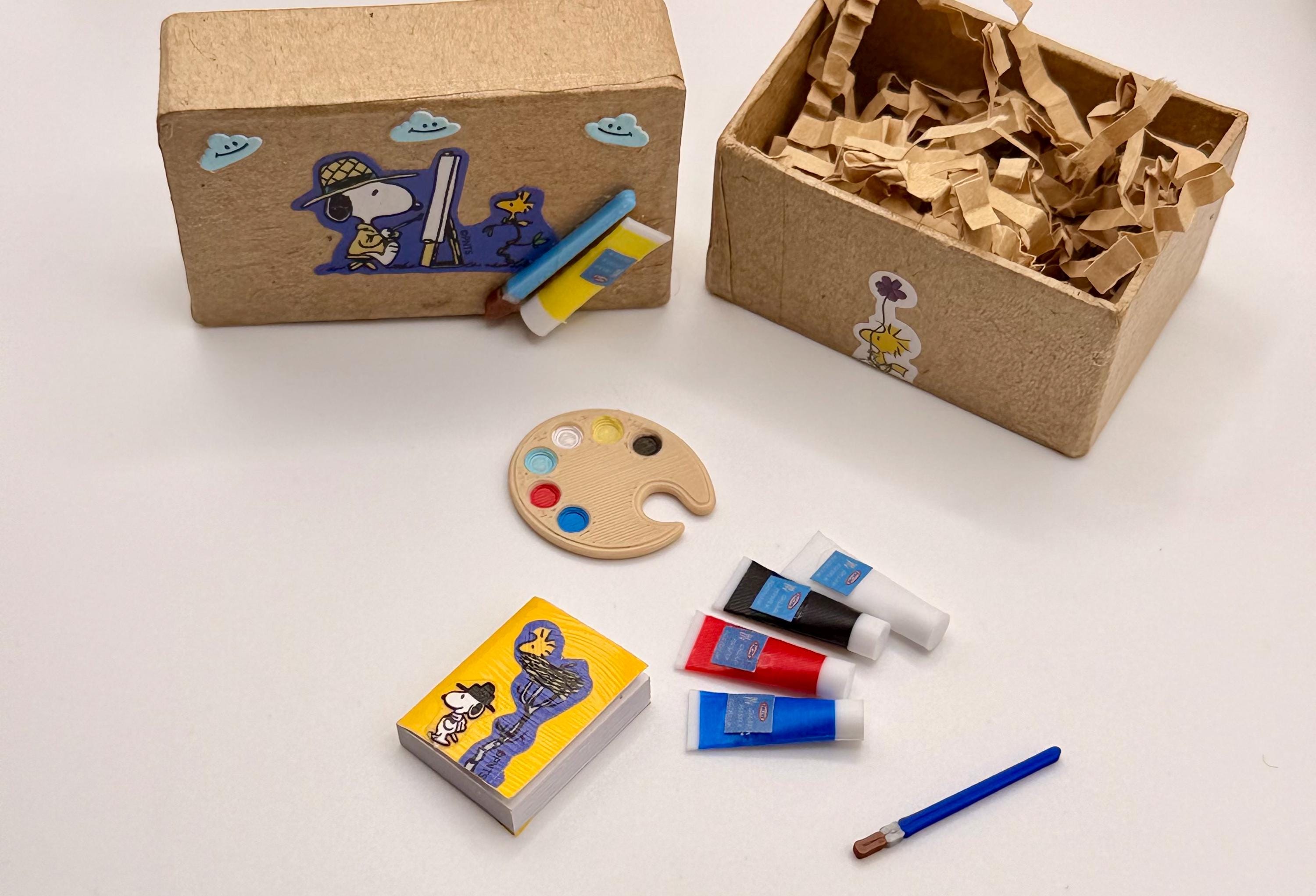 Miniature Snoopy keepsake gift box