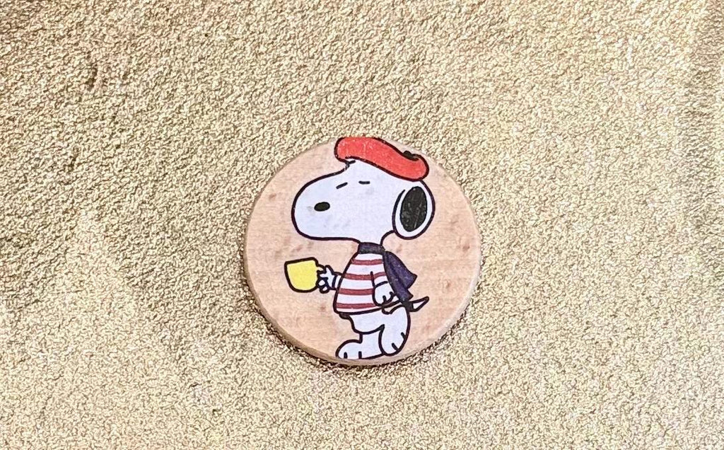 Wooden coin snoopy magnets