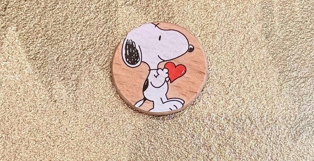 Wooden coin snoopy magnets