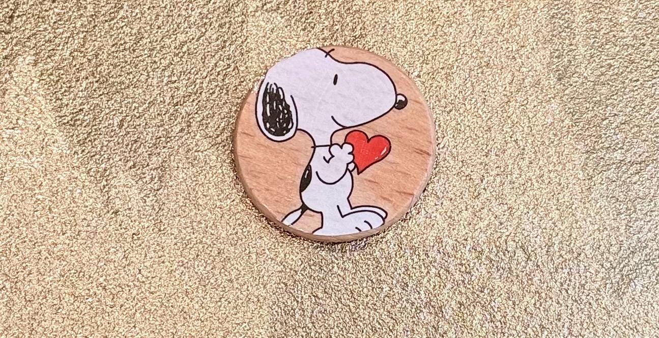 Wooden coin snoopy magnets