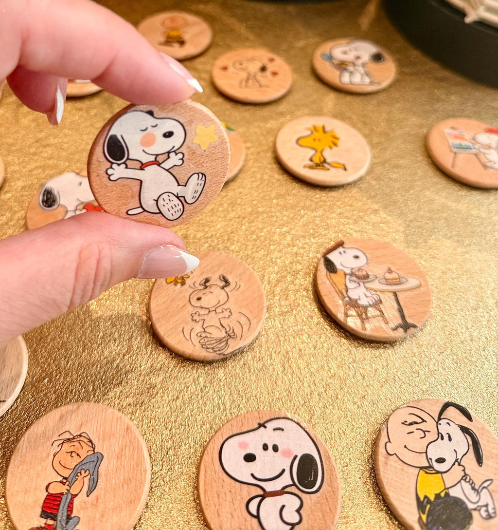 Wooden coin snoopy magnets